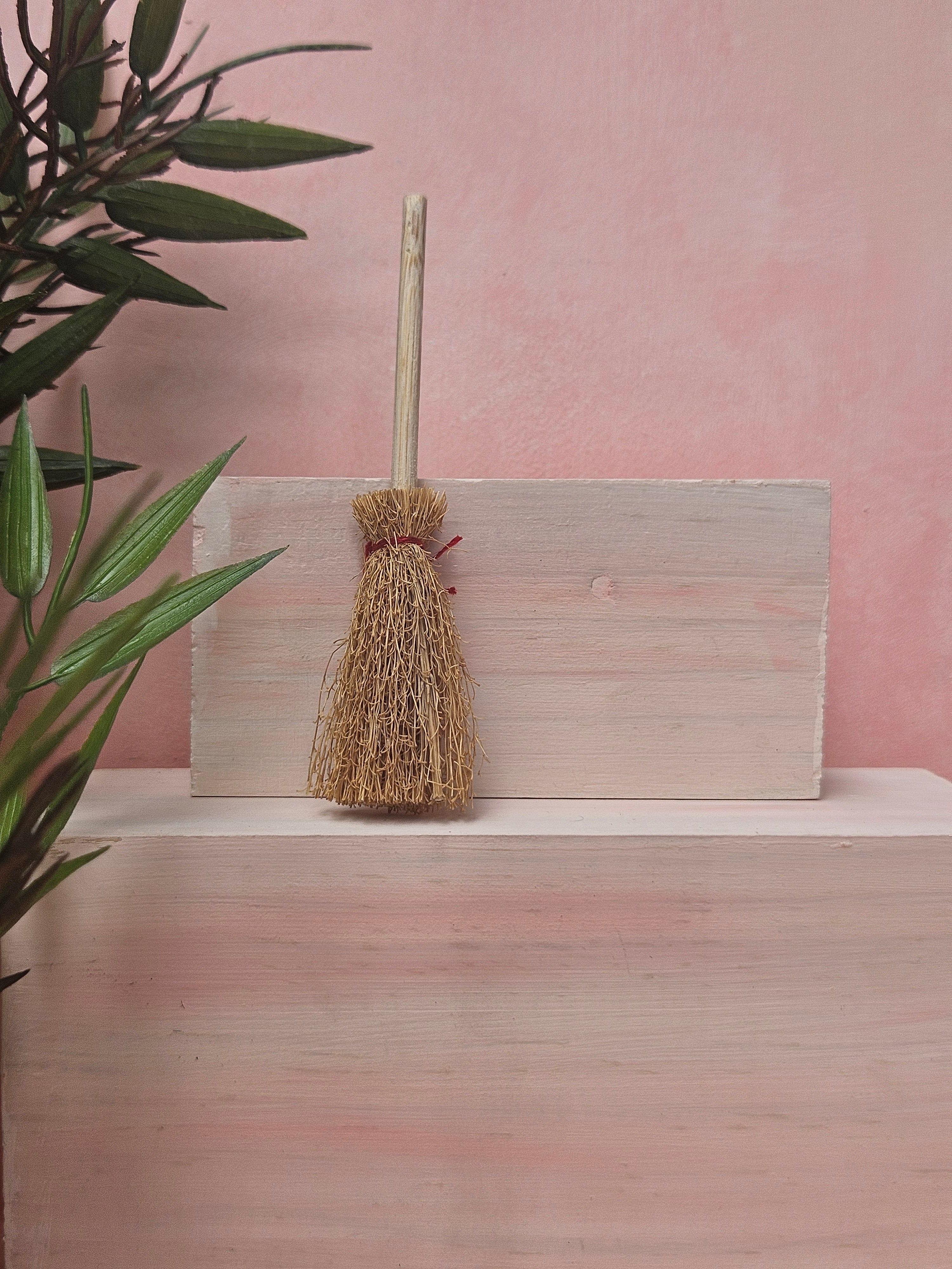 Broom - 52
