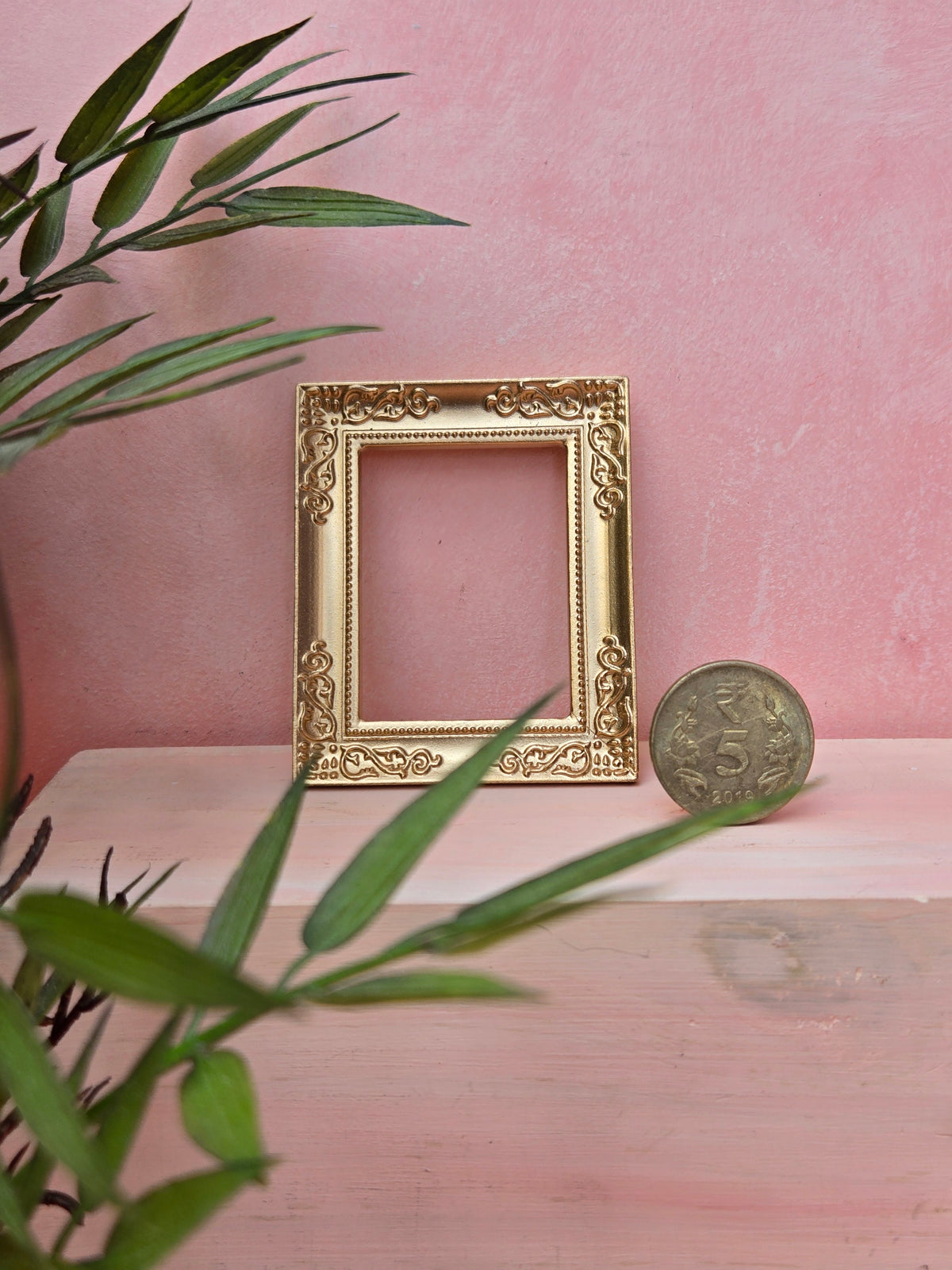 Handcrafted miniature copper picture frame – realistic 1:12 scale dollhouse wall decor | Houseofmiiiniii

