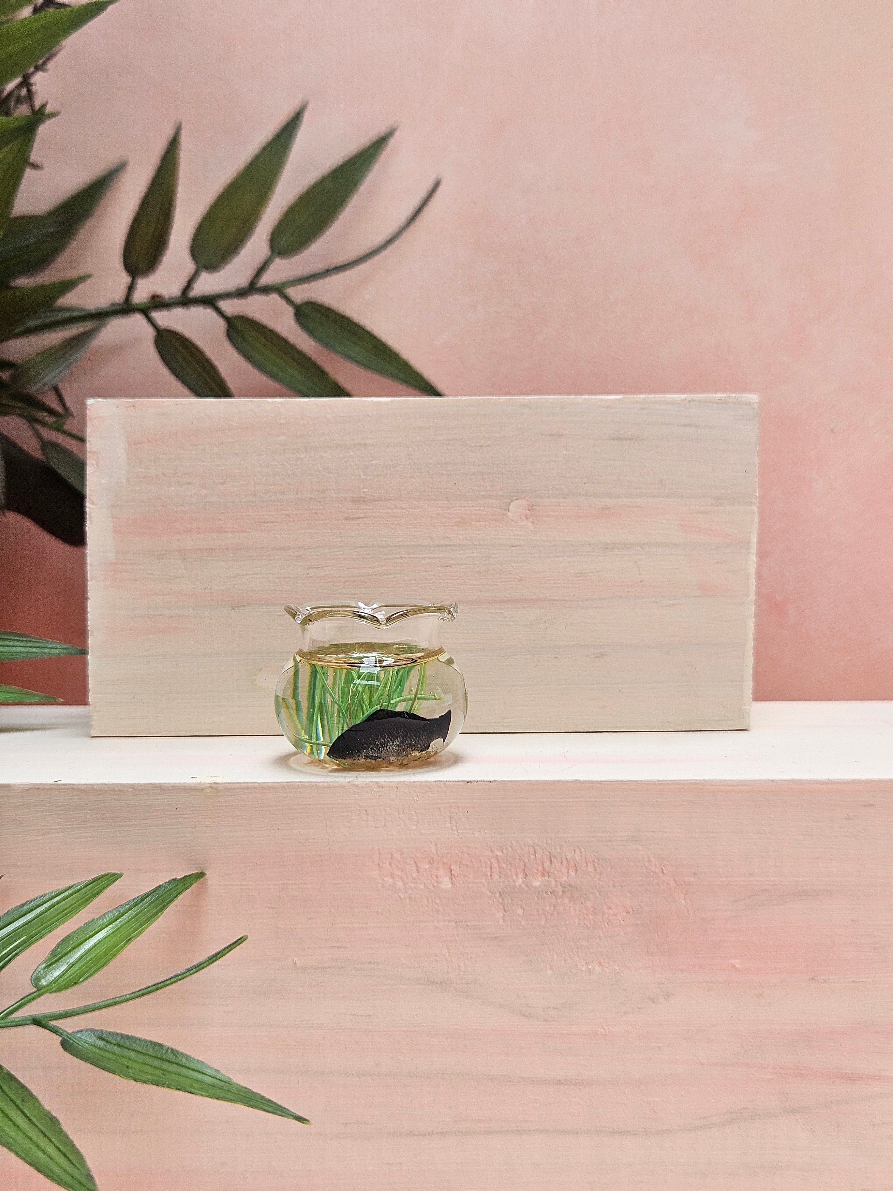 Miniature aquarium collectible with realistic fish tank design for décor and dollhouses in India