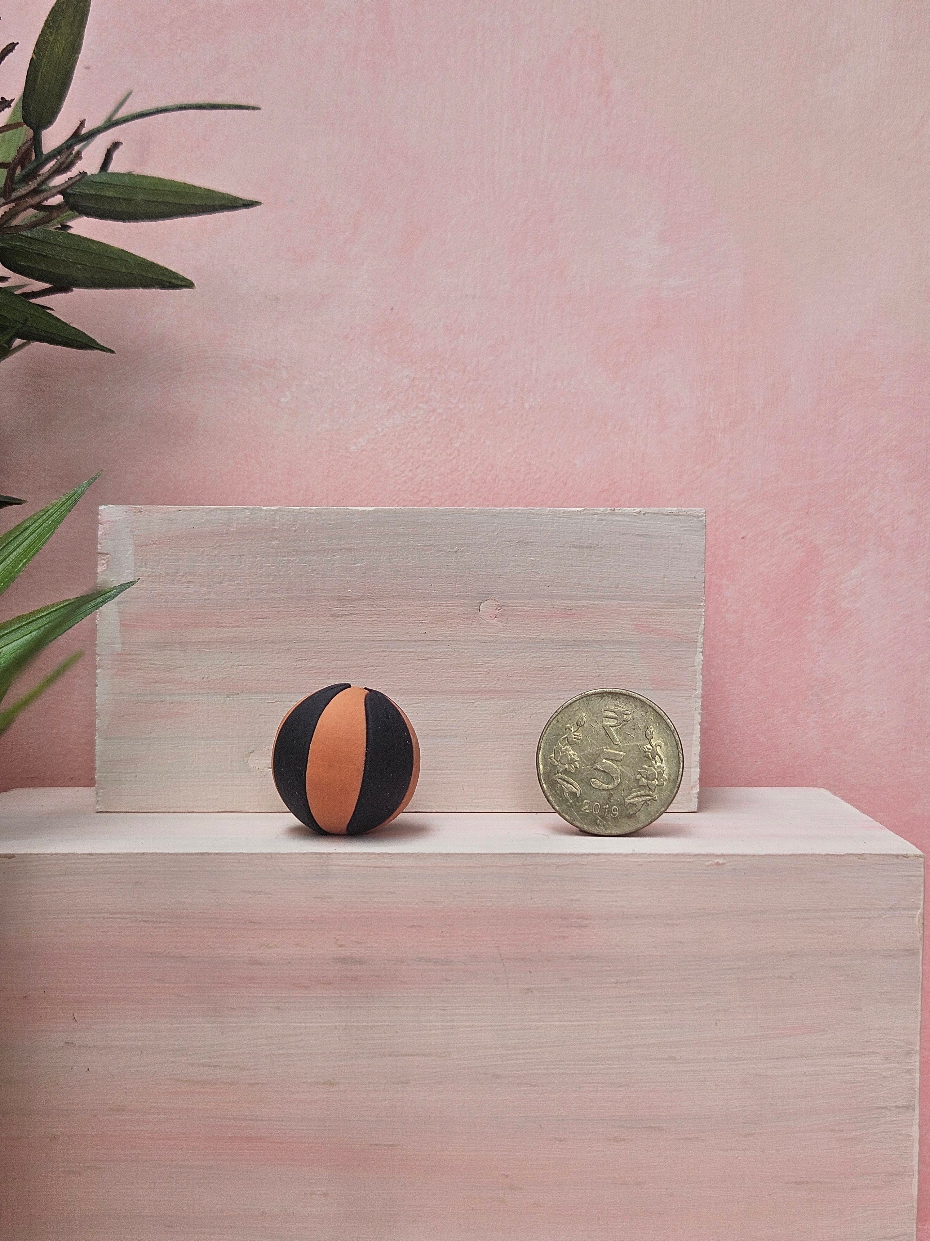 "Miniature basketball handmade sports décor collectible India"